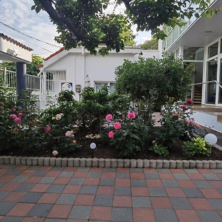 Fitness House With Garden Hotel Constanta Ngoại thất bức ảnh