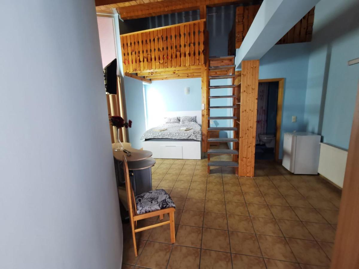 Fitness House With Garden Hotel Constanta Ngoại thất bức ảnh