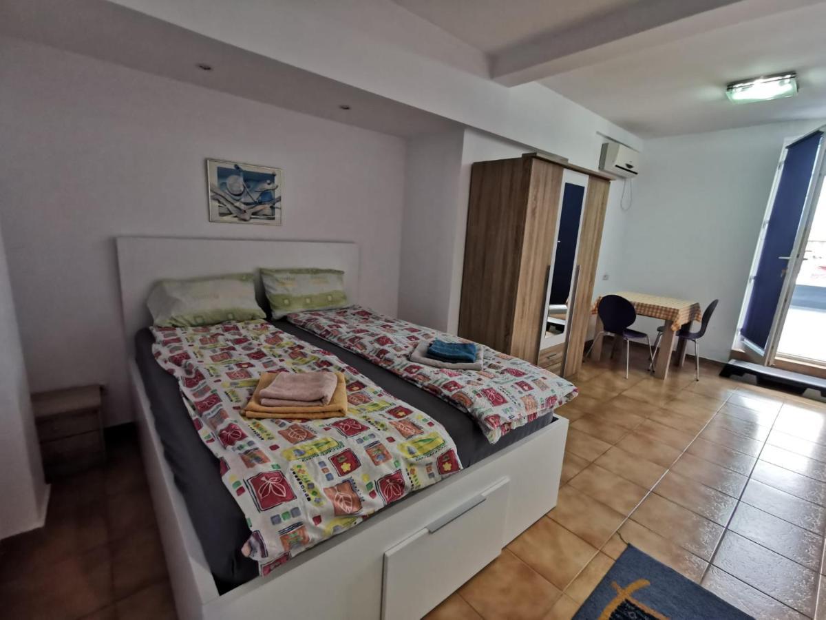 Fitness House With Garden Hotel Constanta Ngoại thất bức ảnh