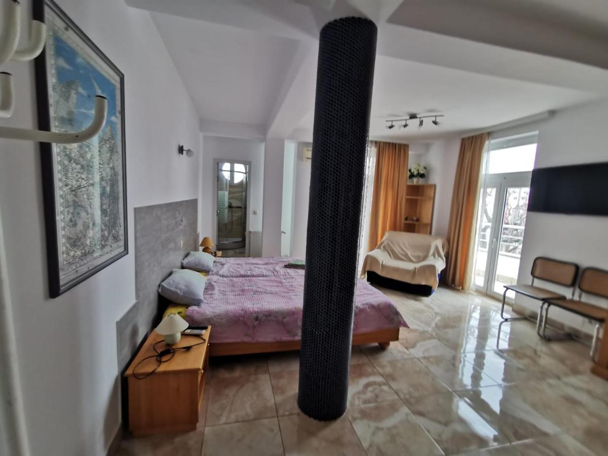 Fitness House With Garden Hotel Constanta Ngoại thất bức ảnh