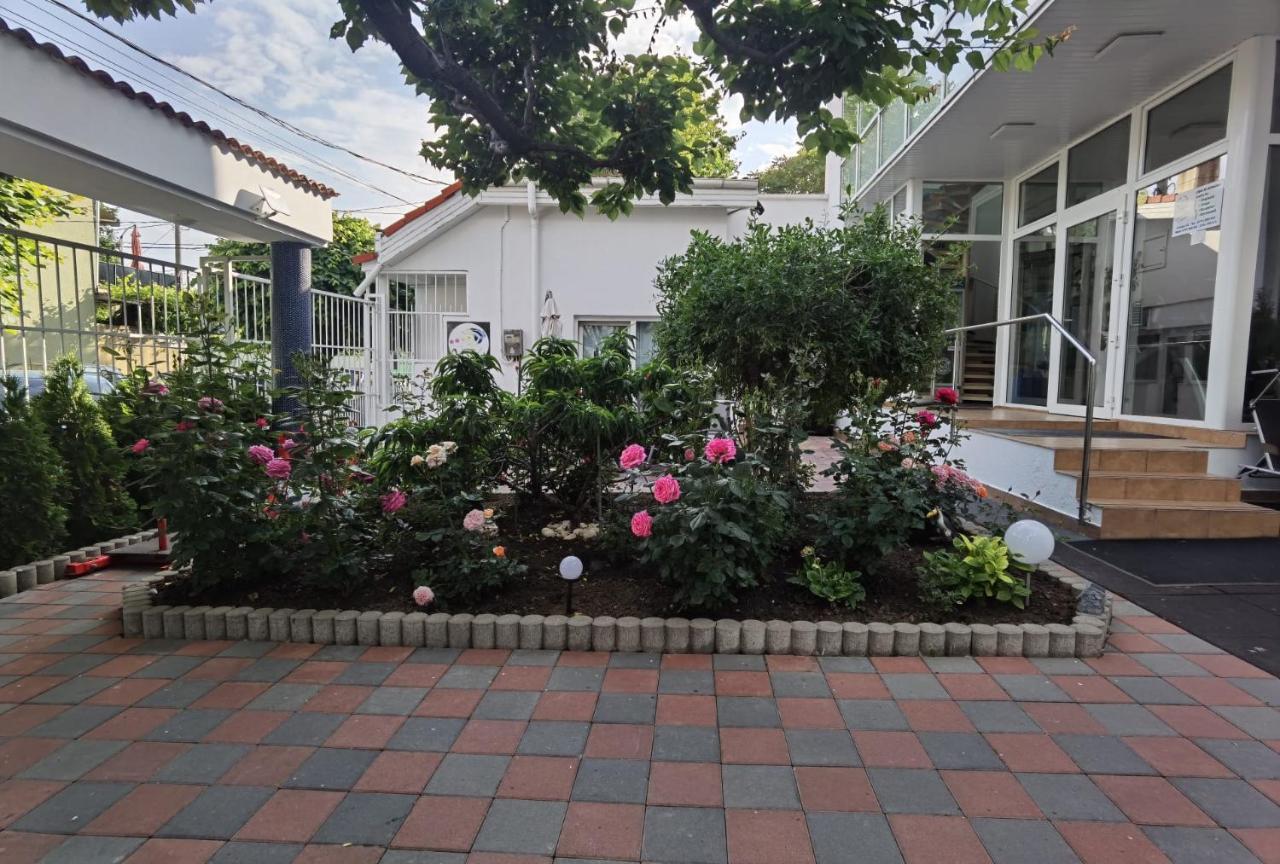 Fitness House With Garden Hotel Constanta Ngoại thất bức ảnh