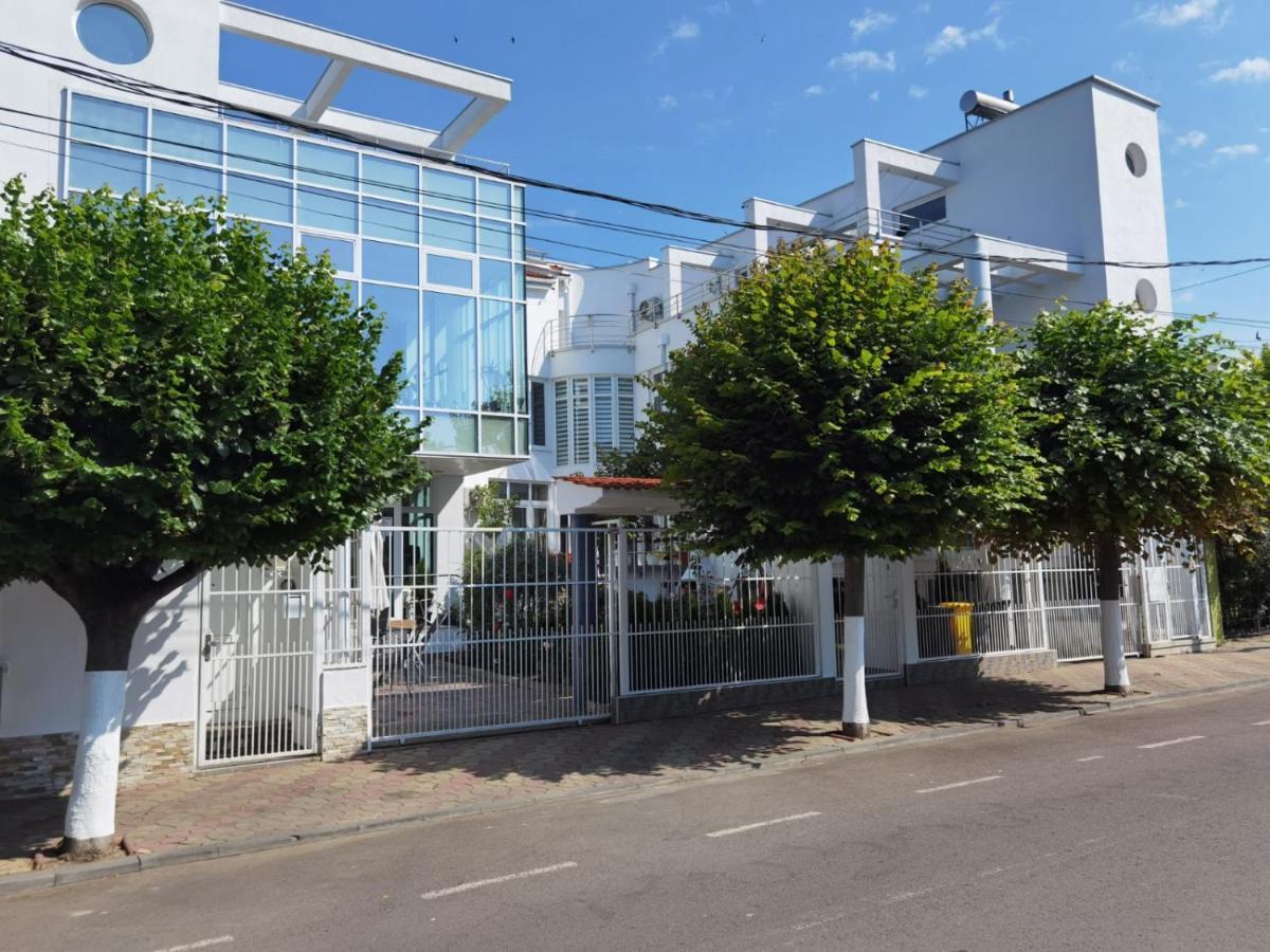 Fitness House With Garden Hotel Constanta Ngoại thất bức ảnh